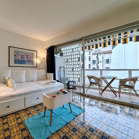 Studio Royal Lux By Booking Guys Apartment Nisa Exterior foto