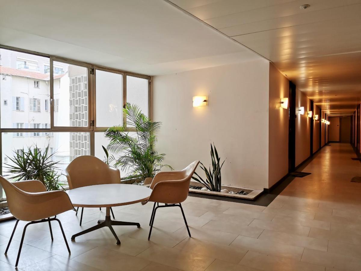Studio Royal Lux By Booking Guys Apartment Nisa Exterior foto