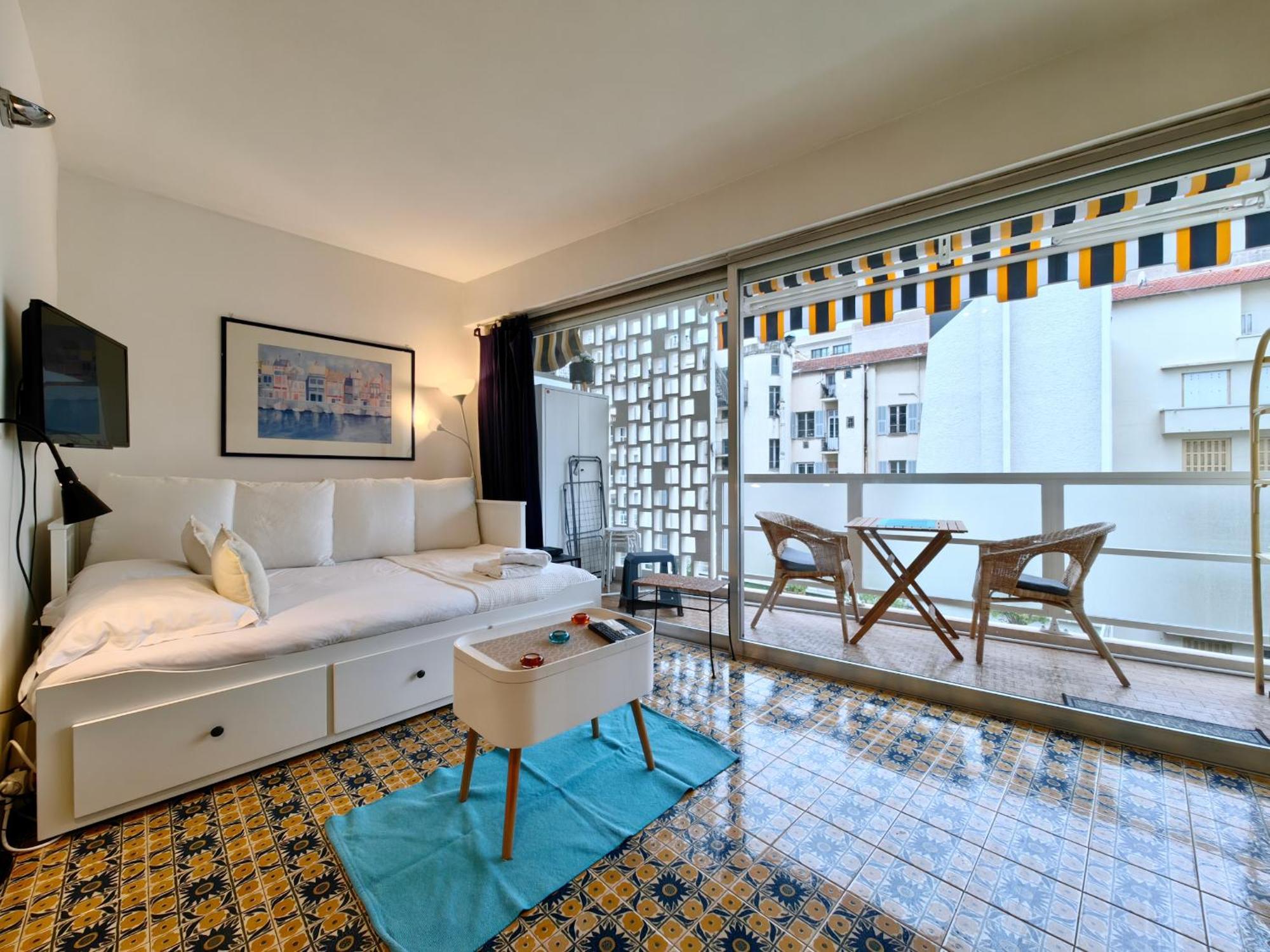 Studio Royal Lux By Booking Guys Apartment Nisa Exterior foto