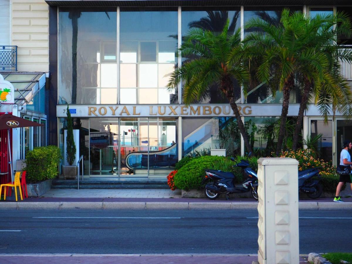 Studio Royal Lux By Booking Guys Apartment Nisa Exterior foto